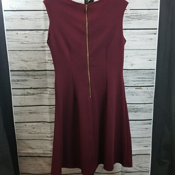 Roz & Ali plum sleeveless vneck stretchy dress 10 - Picture 6 of 8